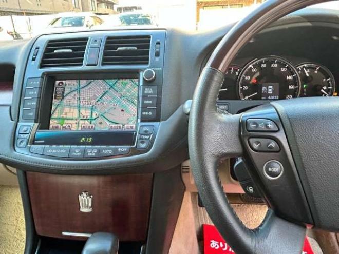 クラウンロイヤル 3.0 ロイヤルサルーン i-Four 4WD　フルセグTV　ナビ　バックモニター　ETC　クルーズコントロール　パワーシート 3000