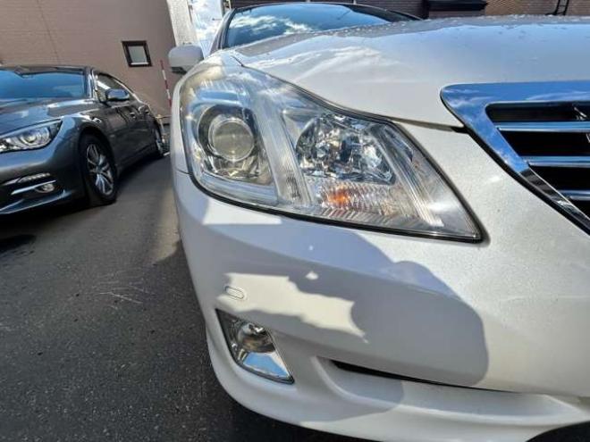 クラウンロイヤル 3.0 ロイヤルサルーン i-Four 4WD　フルセグTV　ナビ　バックモニター　ETC　クルーズコントロール　パワーシート 3000