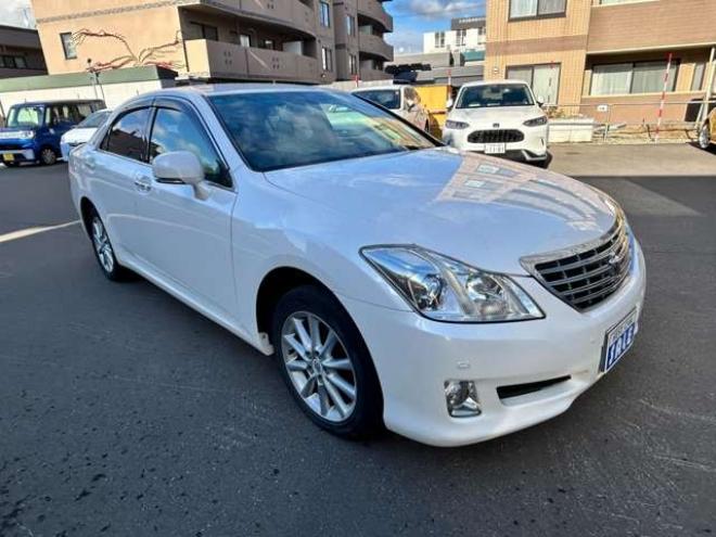 クラウンロイヤル 3.0 ロイヤルサルーン i-Four 4WD　フルセグTV　ナビ　バックモニター　ETC　クルーズコントロール　パワーシート 3000