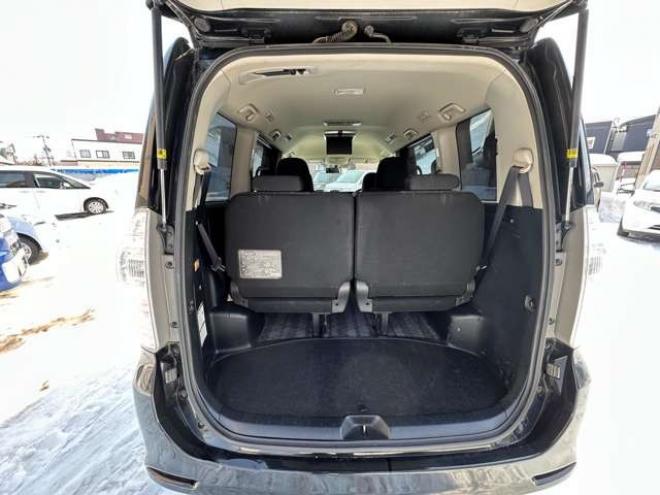 ヴォクシー2.0 ZS 4WD　両側パワースライドドア　プッススタート 2000