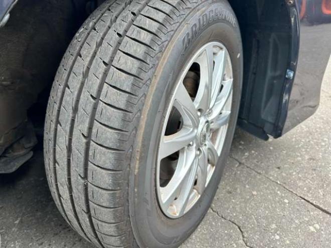 ヴォクシー2.0 X 4WD　電動スライドドア　冬タイヤセット　ドラレコ　アクセル踏み間違い防止装置 ナビTVバックモニター 2000