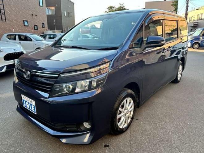 ヴォクシー2.0 X 4WD　電動スライドドア　冬タイヤセット　ドラレコ　アクセル踏み間違い防止装置 ナビTVバックモニター 2000