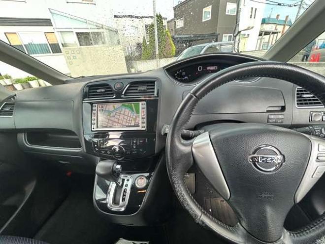 セレナ2.0 ハイウェイスター 4WD　ナビTVバックモニタークルーズコントロール 2000