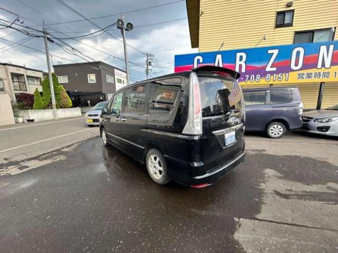 セレナ2.0 ハイウェイスター 4WD　ナビTVバックモニタークルーズコントロール 2000