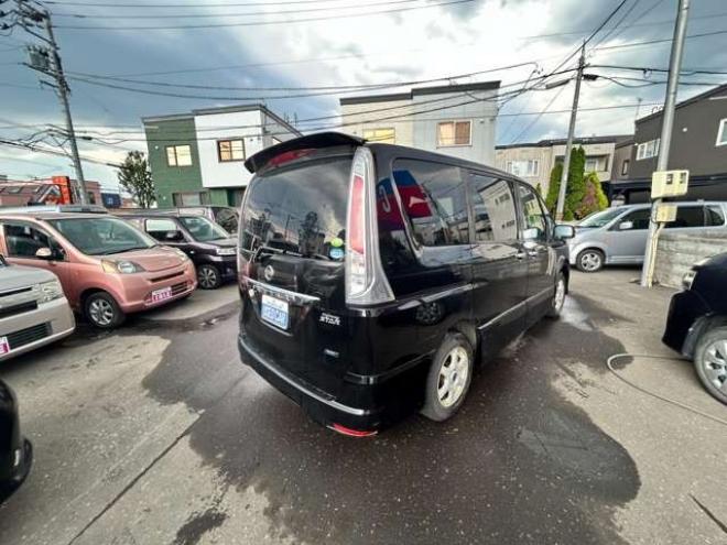 セレナ2.0 ハイウェイスター 4WD　ナビTVバックモニタークルーズコントロール 2000