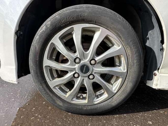 ステラカスタムR スマートアシスト 4WD　社外ナビ　地デジ　エコアイドル　プッシュスタート　横滑り防止装置　衝突軽減ブレーキ　社外アルミホイール夏 660