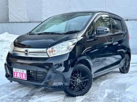 デイズ　X 4WD　ドラレコ　エンジンスターター　全周囲カメラ　バックカメラアクセル踏み間違い防止装置 660