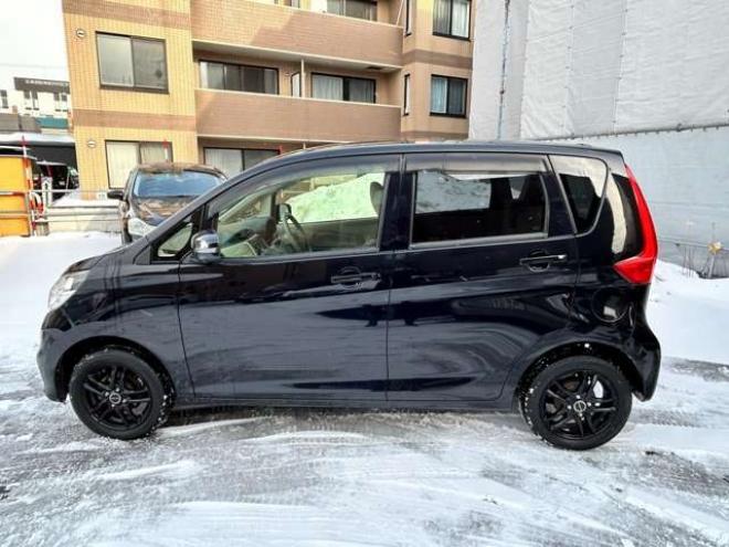 デイズX 4WD　ドラレコ　エンジンスターター　全周囲カメラ　バックカメラアクセル踏み間違い防止装置 660