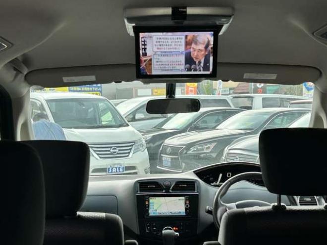 セレナ2.0 ハイウェイスター Vセレクション 4WD　ナビフルセグTV　フリップダウンモニター 2000