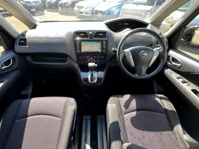 セレナ2.0 ハイウェイスター 4WD　ワンオーナー　両側ワンタッチオートスライドドア　ETC　横滑り防止装置　アイドリングストップ　バックモニター 2000