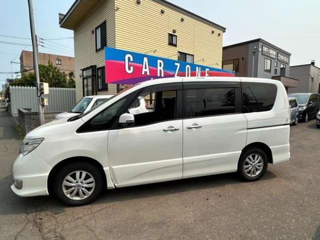 セレナ2.0 ハイウェイスター Vセレクション+SafetyII 4WD　 2000