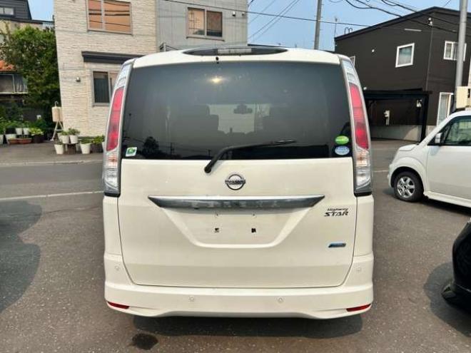 セレナ2.0 ハイウェイスター Vセレクション+SafetyII 4WD　 2000