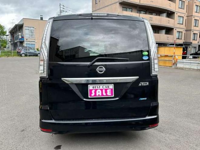 セレナ2.0 ハイウェイスター 4WD　左側パワースライドドア　Bluetooth 2000