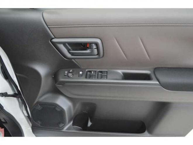 クロスビー1.2 ハイブリッド MX 4WD　ハイブリッド4WDセーフティサポート搭載アダプティブクルーズコントロールハイビームアシストLEDライト横滑り防止装置アイドリングストップシートヒーター 登録済未使用車 1200