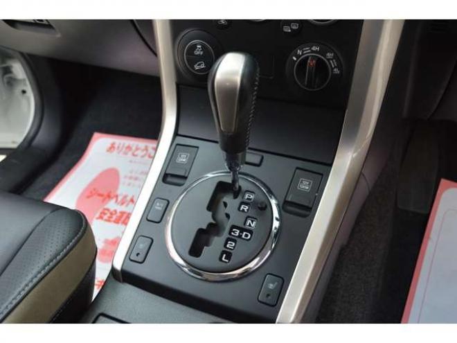 エスクード2.4 ランドブリーズ 4WD　ワンオーナー特別仕様車4WD横滑り防止装置クルーズコントロールSDナビTVバックカメラHIDライト電動ガラスサンルーフクルーズコントロール 2400