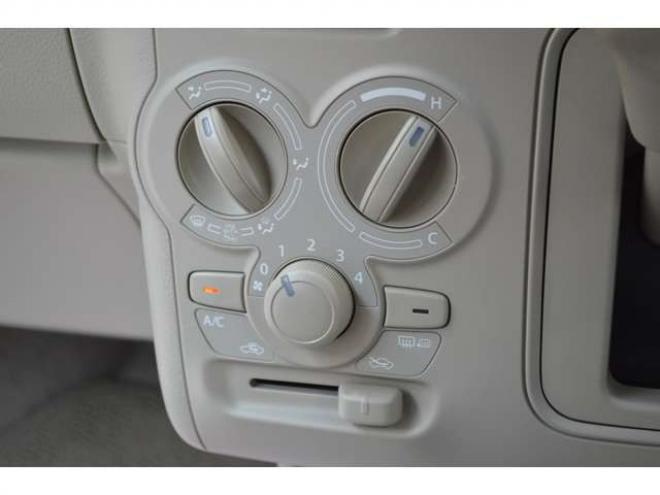 ラパンL 4WD　ワンオーナー車エネチャージ4WDアイドリングストップセーフティサポート搭載レーダーブレーキサポート誤発信抑制機能横滑り防止装置CDシートヒーター社外アルミホイル 660