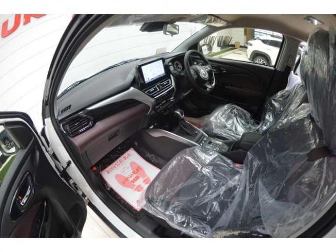 フロンクス1.5 4WD　ハイブリット4WDセーフティサポート搭載4WDスズキコネクト対応通信機装着車アダプティブクルーズコントロール全方位モニター付き9インチナビTVバックカメラハイビームアシストLEDライト 登録済未使用車 1500