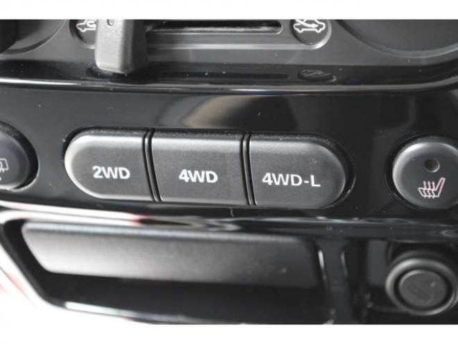 ジムニーランドベンチャー 4WD　ワンオーナー特別仕様車4WDターボフロアオートマチックCDハーフレザーシートヒーター 660