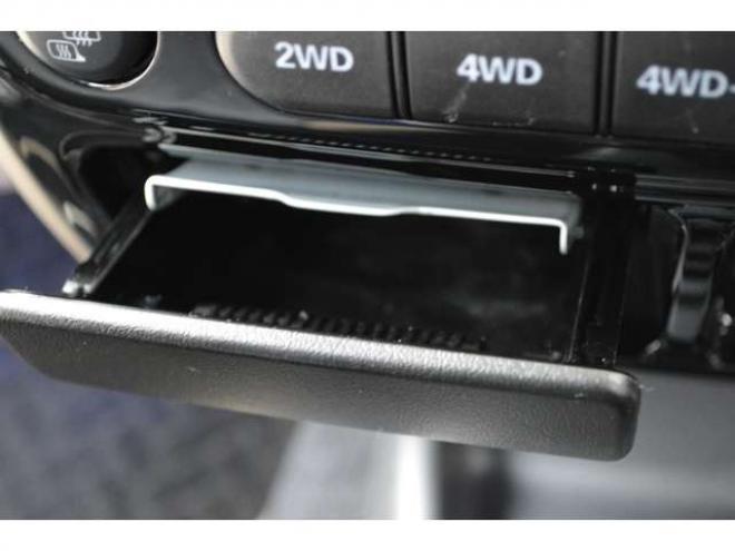 ジムニーランドベンチャー 4WD　ワンオーナー特別仕様車5速マニュアル4WDターボ7インチワイドナビTVバックカメラETCハーフレザーシートヒーター 660