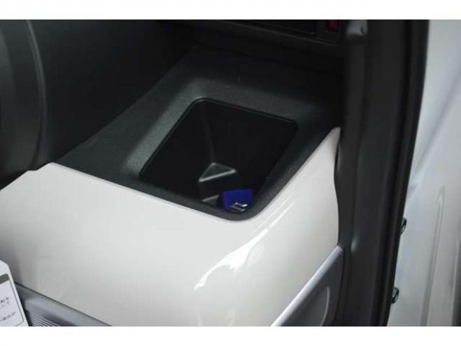 スペーシアハイブリッド X 4WD　レンタアップ車ハイブリッド4WDセーフティサポート搭載デュアルカメラブレーキサポート後退時ブレーキサポート両側オートスライドドア7インチワイドナビTVバックカメラETCハイビームアシスト 660