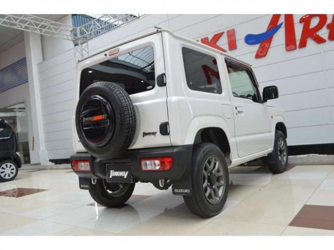 ジムニーXC 4WD　ワンオーナー4WDターボセーフティサポート搭載8インチナビTVバックカメラLEDライトクルーズコントロール 660