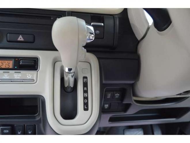 ワゴンRスマイルハイブリッド X 4WD　クリームコーデセーフティサポートスズキコネクト対応9インチ全方位ナビLEDハイブリット4WDセーフティサポート搭載アイドリングストップハイビームアシストLEDライト両側オートスライドドアパーキングセンサー 登録済未使用車 660