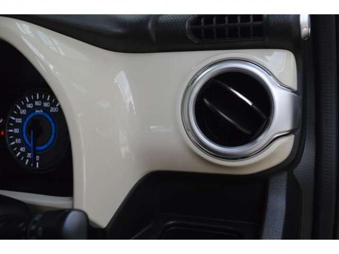 クロスビー1.0 ハイブリッド MZ 4WD　ワンオーナー車ハイブリット4WDターボセーフティサポート搭載パドルシフト横滑り防止装置クルーズコントロールLEDライト純正ディスプレイオーディオ 1000