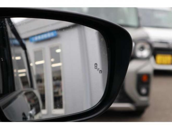 セレナ2.0 B 4WD　社外CDプレイヤー　アラウンドビューモニター　クルーズコントロール　エマージェンシーブレーキ　車線逸脱防止支援　パーキングセンサー 2000