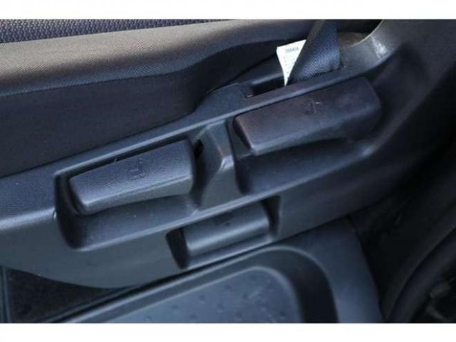 セレナ2.0 B 4WD　社外CDプレイヤー　アラウンドビューモニター　クルーズコントロール　エマージェンシーブレーキ　車線逸脱防止支援　パーキングセンサー 2000