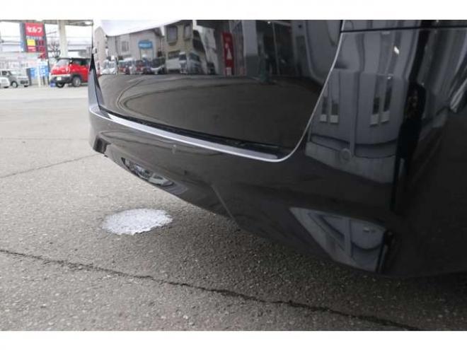 セレナ2.0 B 4WD　社外CDプレイヤー　アラウンドビューモニター　クルーズコントロール　エマージェンシーブレーキ　車線逸脱防止支援　パーキングセンサー 2000