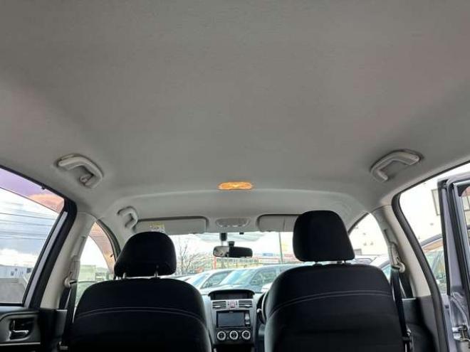 インプレッサXVハイブリッド 2.0i 4WD　ナビ　ワンセグ　アルミホイール　クルーズコントロール　ABS　横滑り防止装置　盗難防止装置　パワステ　パワーウィンドウ　スマートキー　キーレスエントリー　MTモード付　アイドリングストップ　ETC 2000