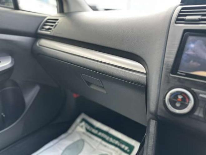 インプレッサXVハイブリッド 2.0i 4WD　ナビ　ワンセグ　アルミホイール　クルーズコントロール　ABS　横滑り防止装置　盗難防止装置　パワステ　パワーウィンドウ　スマートキー　キーレスエントリー　MTモード付　アイドリングストップ　ETC 2000