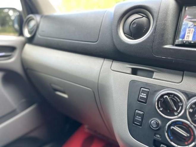 キャラバンNV350 2.5 プレミアムGX ロングボディ ディーゼルターボ 4WD　パワステ　パワーウィンドウ　純正ナビ　社外アルミ　ABS　リアヒーター　フルセグ　バックカメラ　ETC　キーレス　両側スライドドア 2500