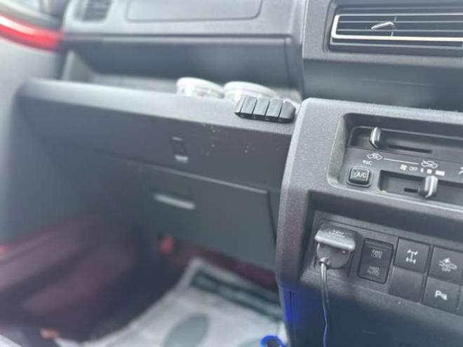 ハイゼットトラック ジャンボ エクストラ 3方開 4WD　荷台ボックス　地デジ　バックカメラ　パワステ　パワーウィンドウ　キーレスエントリー　アイドリングストップ　ABS　横滑り防止装置　盗難防止装置 660