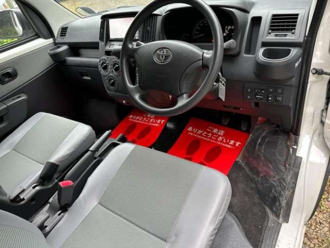 タウンエースバン1.5 GL 4WD　アルトピアーノ　ベージュツートン全塗装済　ベッドキット　セカンドバッテリー　ETC　フルセグTVナビ　バックカメラ　アイドリングストップ　ABS　レーンキープアシスト　盗難防止装置　パワステ　パワーウィンドウ 1500