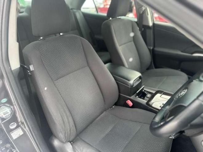 カムリハイブリッド2.5 Gパッケージ　純正アルミ　純正ナビ　ETC　ワンセグ　バックカメラ　パワステ　パワーウィンドウ　キーレスエントリー　電動シート　クルーズコントロール　横滑り防止装置　盗難防止装置 正規輸入車 2WD 2500