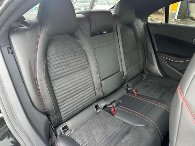 ベンツCLAクラス CLA250 4マチック 4WD　ナビ　TV　バックカメラ　アルミホイール　ディスチャージドランプ　電動シート　パワステ　パワーウィンドウ　キーレス　ETC　シートヒーター　横滑り防止装置　アイドリングストップ　クルーズコントロール 正規輸入車 2000