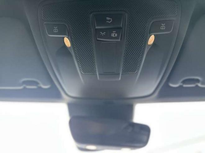 ベンツCLAクラス CLA250 4マチック 4WD　ナビ　TV　バックカメラ　アルミホイール　ディスチャージドランプ　電動シート　パワステ　パワーウィンドウ　キーレス　ETC　シートヒーター　横滑り防止装置　アイドリングストップ　クルーズコントロール 正規輸入車 2000