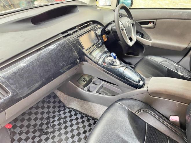 プリウス1.8Sツーリングセレクション 5年保証 スマキー ナビ Bカメ ETC 寒冷地仕様 禁煙 車検整備2年付