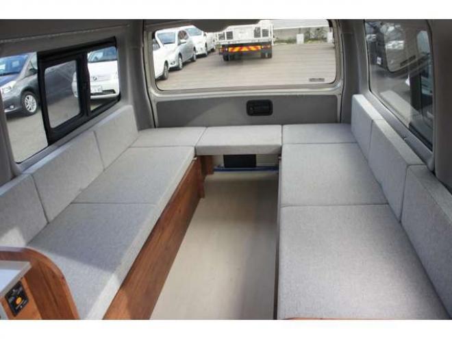 ハイエースバンスーパーロングHR　8人乗りキャンピング4WD　走行充電&外部充電&サブバッテリー　　　&FFヒーター&冷蔵庫&シンク&給排水　アルパインBIG-X&フリップダウン　415COBRAフロントリップ&バッドラッカー17AW　デジタルインナー　全方位カメラ 2700