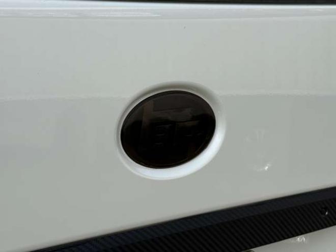 ハイエースバン2.8ダークプライムIIマルチロールトランスポータータイプIロングディーゼルターボ4WD　寒冷地仕様　ワンオーナー　ESSEX　ENCM18インチAW　ESSEXフロントリップスポイラー　ローダウン　パワースライドドア　LEDテール　415COBRAシートカバー&ローフォルムフェンダー&ステアリング 2800