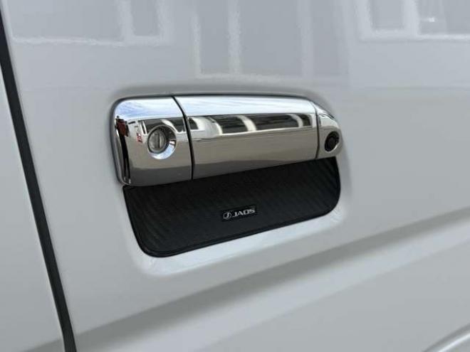 ハイエースバン2.8ダークプライムIIマルチロールトランスポータータイプIロングディーゼルターボ4WD　寒冷地仕様　ワンオーナー　ESSEX　ENCM18インチAW　ESSEXフロントリップスポイラー　ローダウン　パワースライドドア　LEDテール　415COBRAシートカバー&ローフォルムフェンダー&ステアリング 2800