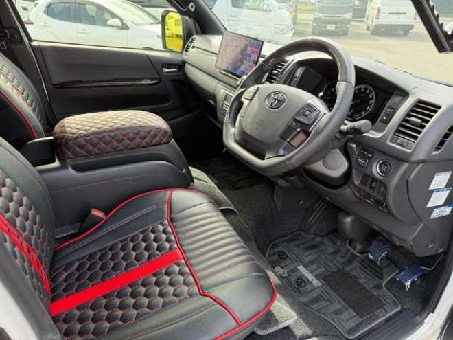 ハイエースバン2.8ダークプライムIIマルチロールトランスポータータイプIロングディーゼルターボ4WD　寒冷地仕様　ワンオーナー　ESSEX　ENCM18インチAW　ESSEXフロントリップスポイラー　ローダウン　パワースライドドア　LEDテール　415COBRAシートカバー&ローフォルムフェンダー&ステアリング 2800