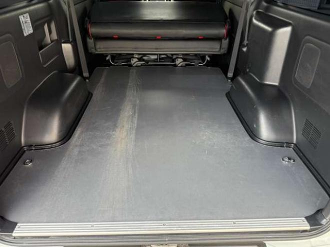 ハイエースバン2.8ダークプライムIIマルチロールトランスポータータイプIロングディーゼルターボ4WD　寒冷地仕様　ワンオーナー　ESSEX　ENCM18インチAW　ESSEXフロントリップスポイラー　ローダウン　パワースライドドア　LEDテール　415COBRAシートカバー&ローフォルムフェンダー&ステアリング 2800