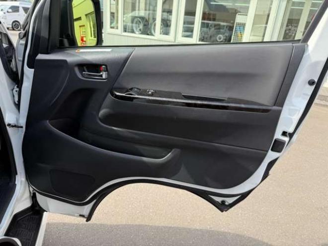 ハイエースバン2.8ダークプライムIIマルチロールトランスポータータイプIロングディーゼルターボ4WD　寒冷地仕様　ワンオーナー　ESSEX　ENCM18インチAW　ESSEXフロントリップスポイラー　ローダウン　パワースライドドア　LEDテール　415COBRAシートカバー&ローフォルムフェンダー&ステアリング 2800