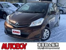 ヴィッツ　1.3 ジュエラ 4WD　プッシュスタート　エンジンスターター　ナビ　バックカメラ　ワイパーデアイサー　オート4WD コーナーセンサー　電動格納ミラー 1300