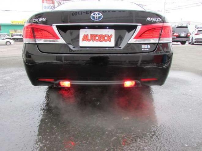 マジェスタ2.5 Four 4WD　プリクラッシュセーフティー/純正ナビ/フルセグTV/バックカメラ/LEDヘッドライト/ビルトインETC/全席シートヒーター/パワーシート/グリップヒーター/レーダークルーズコントロール 2500