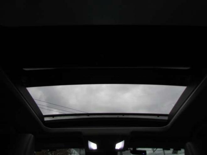 RAV-42.5 ハイブリッド G E-Four 4WD　ヒッチメンバー/パワーバックドア/アップサス/モデリスタエアロ/サンルーフ/ビルトインETC/シートヒーター/ステアリングヒーター/フルセグTV/バックカメラ/サイドカメラ/ 2500