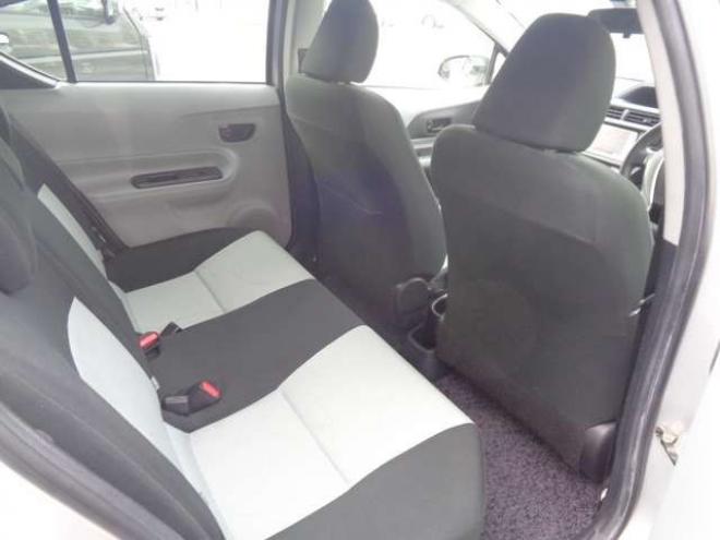 アクア1.5 S　純正ナビ　ワンセグ　キーフリー 2WD 1500