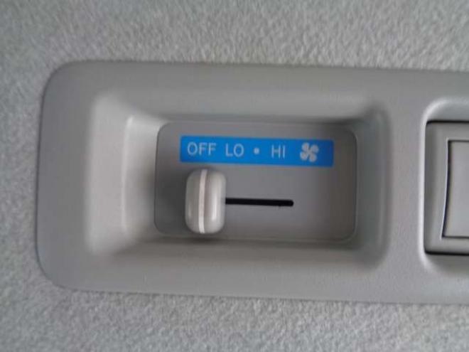 ハイエースバン2.8 DX ロング ディーゼルターボ 4WD　寒冷地仕様　415COBRA　丸目クラシックヘッドライトキット　SAFARIフロントリップスポイラー　16インチアルミ&トーヨーH30　リアヒーター　リアエアコン 2800